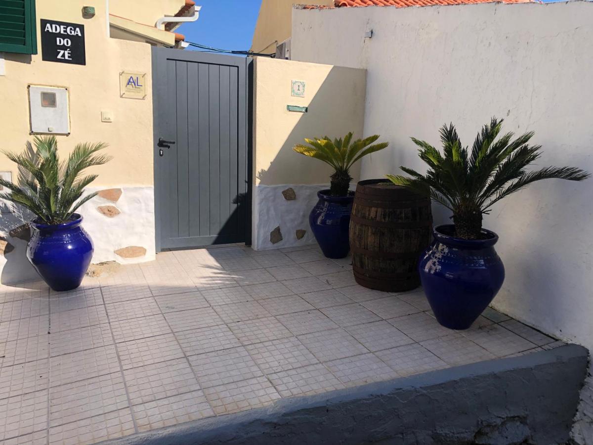 Adega do Zé Lourinhã Exterior foto